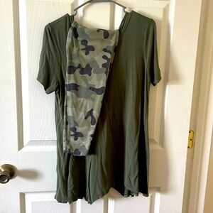 New Directions set: soft camo leggings and green top - ladies Medium